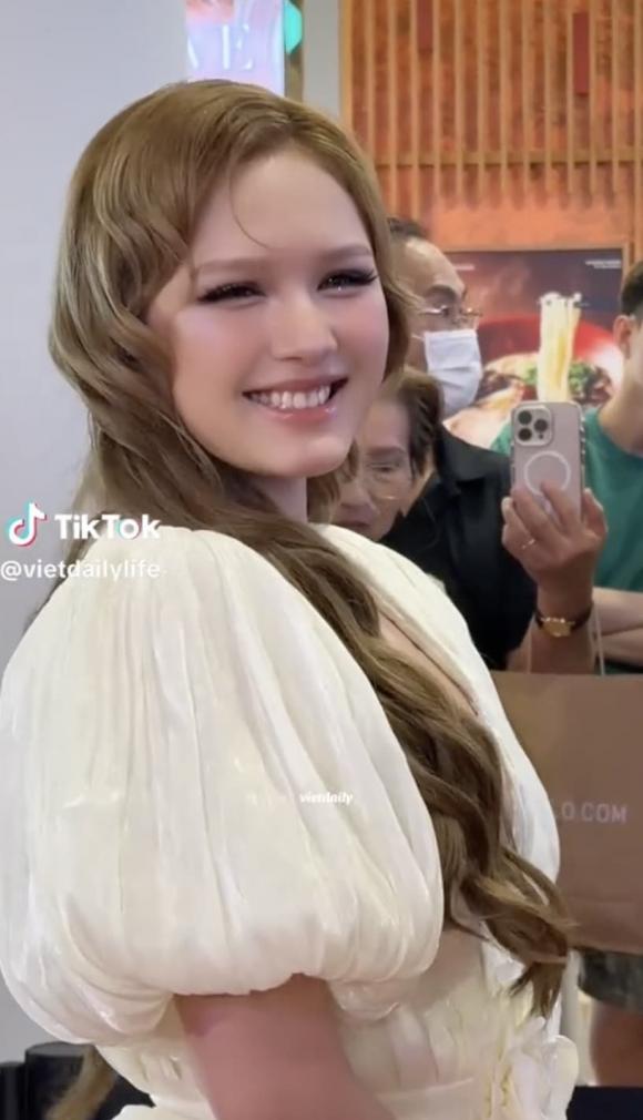 Xoài Non lộ diện với visual gây hoang mang: Body %22phát tướng%22, gương mặt bầu bĩnh khiến netizen không nhận ra.jpg 2 Xoài Non, Gil Lê, sao Việt