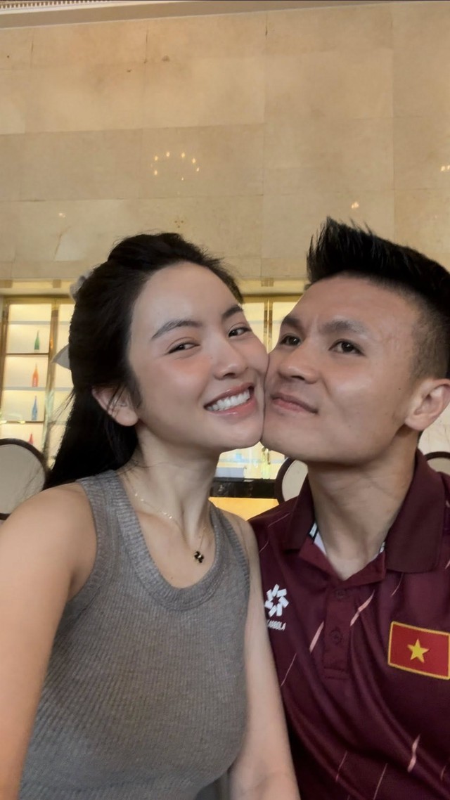 Chu Thanh Huyền khoe quà Hermes được Quang Hải mua tặng ngay sau trận thua sốc 0-4 của ĐT Việt Nam, netizen: EQ âm điểm!- Ảnh 3. Chu Thanh Huyền khoe quà Hermes được Quang Hải mua tặng ngay sau trận thua sốc 0-4 của ĐT Việt Nam, netizen: EQ âm điểm!- Ảnh 3.