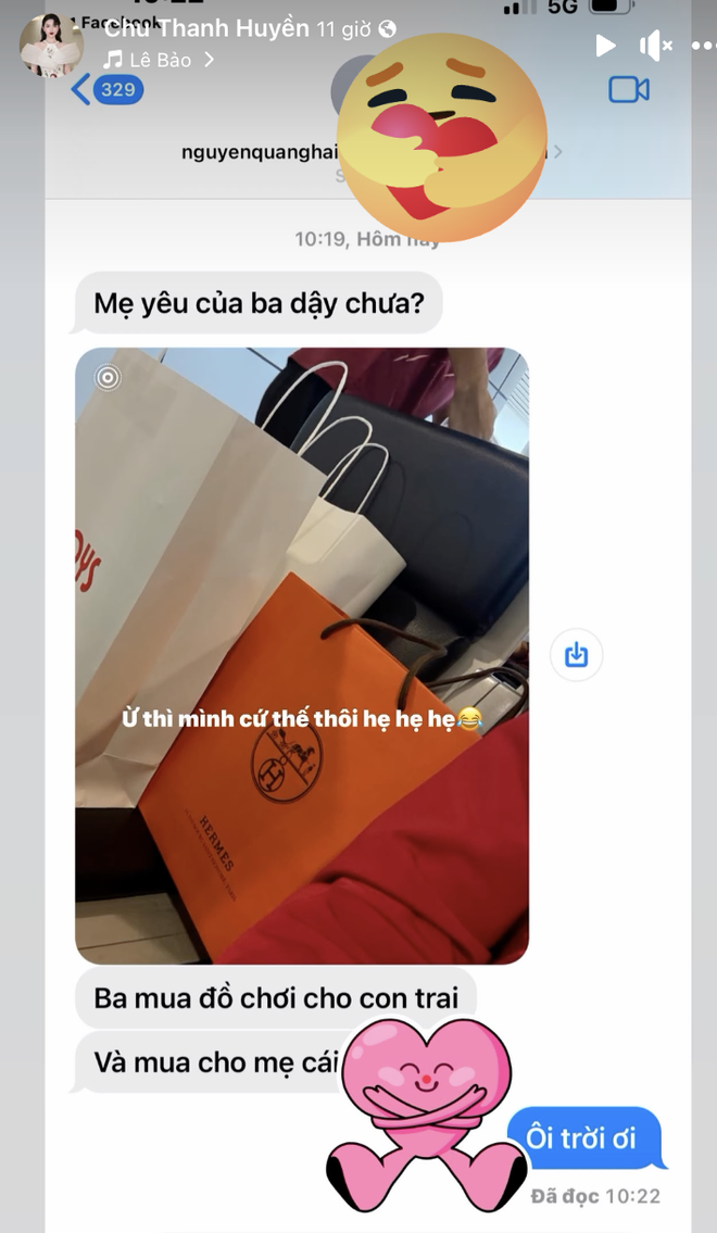 Chu Thanh Huyền khoe quà Hermes được Quang Hải mua tặng ngay sau trận thua sốc 0-4 của ĐT Việt Nam, netizen: EQ âm điểm!- Ảnh 1. Chu Thanh Huyền khoe quà Hermes được Quang Hải mua tặng ngay sau trận thua sốc 0-4 của ĐT Việt Nam, netizen: EQ âm điểm!- Ảnh 1.