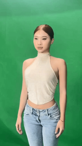 Louis Phạm khoe thân hình Louis Phạm khoe thân hình
