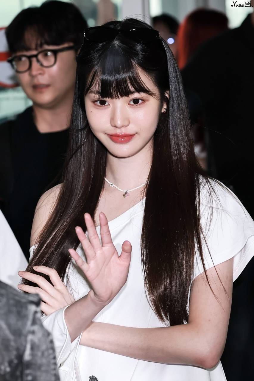 Công chúa Kpop không trang điểm ra đường, netizen Trung lập tức chê bai- Ảnh 6. Công chúa Kpop không trang điểm ra đường, netizen Trung lập tức chê bai- Ảnh 6.