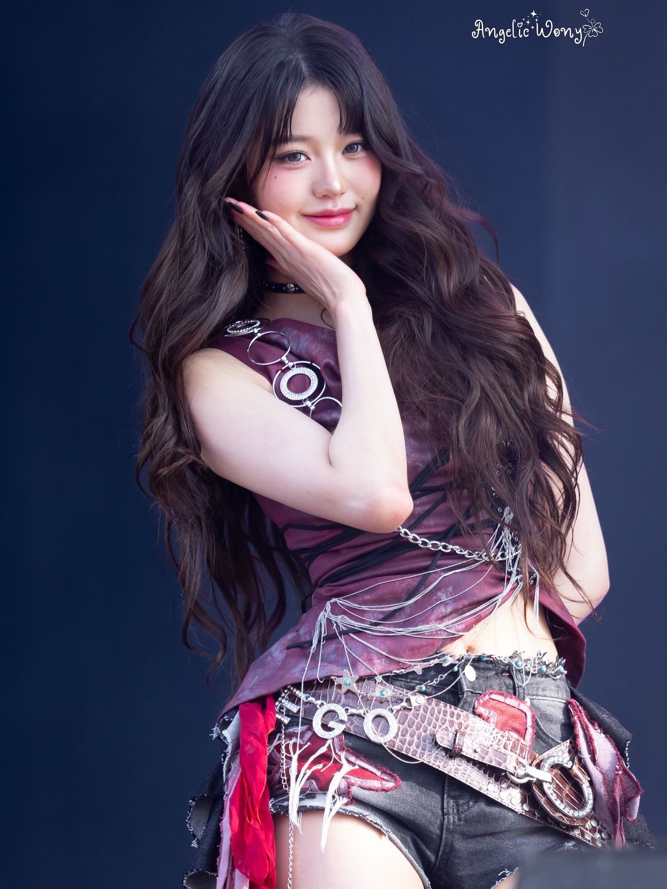 Công chúa Kpop không trang điểm ra đường, netizen Trung lập tức chê bai- Ảnh 13. Công chúa Kpop không trang điểm ra đường, netizen Trung lập tức chê bai- Ảnh 13.