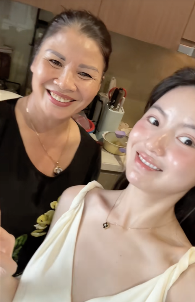 Chu Thanh Huyền lái xế hộp 8 tỷ về quê chồng, đáp trả khi bị netizen ám chỉ cưới Quang Hải chỉ vì Chu Thanh Huyền lái xế hộp 8 tỷ về quê chồng, đáp trả khi bị netizen ám chỉ cưới Quang Hải chỉ vì