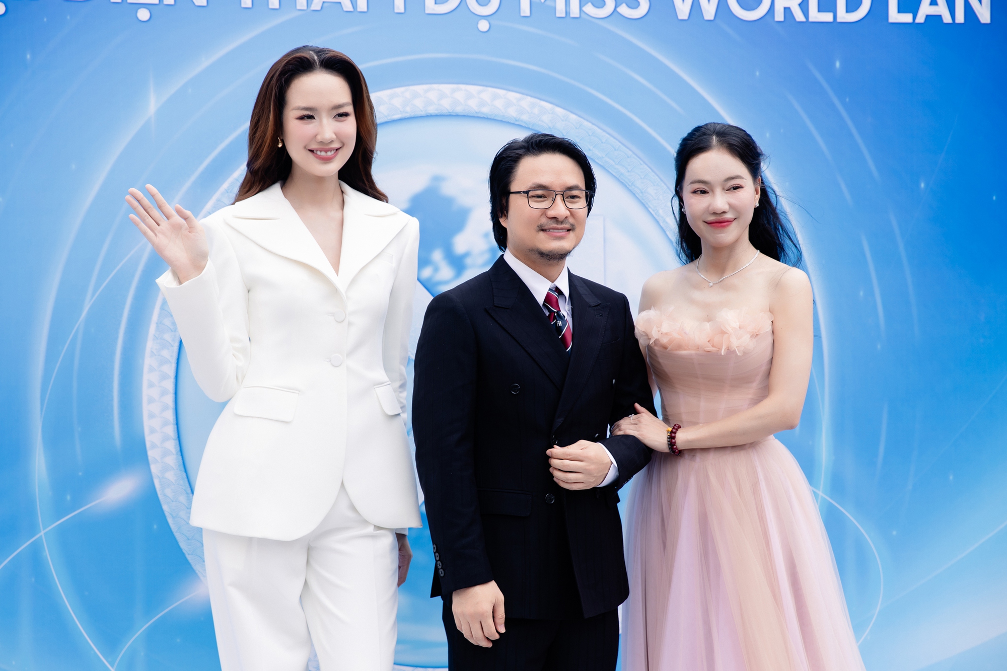 Hoa hậu Lê Nguyễn Bảo Ngọc chính thức chinh chiến Miss World, netizen bùng tranh cãi vì hành động này!- Ảnh 8. Hoa hậu Lê Nguyễn Bảo Ngọc chính thức chinh chiến Miss World, netizen bùng tranh cãi vì hành động này!- Ảnh 8.