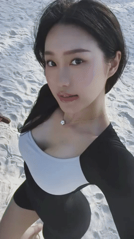 Doãn Hải My diện đồ bơi khoe body Doãn Hải My diện đồ bơi khoe body