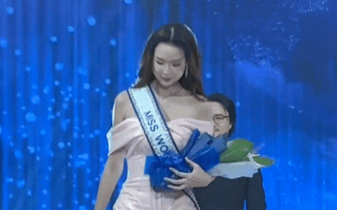 Hoa hậu Lê Nguyễn Bảo Ngọc chính thức chinh chiến Miss World, netizen bùng tranh cãi vì hành động này!- Ảnh 1. Hoa hậu Lê Nguyễn Bảo Ngọc chính thức chinh chiến Miss World, netizen bùng tranh cãi vì hành động này!- Ảnh 1.