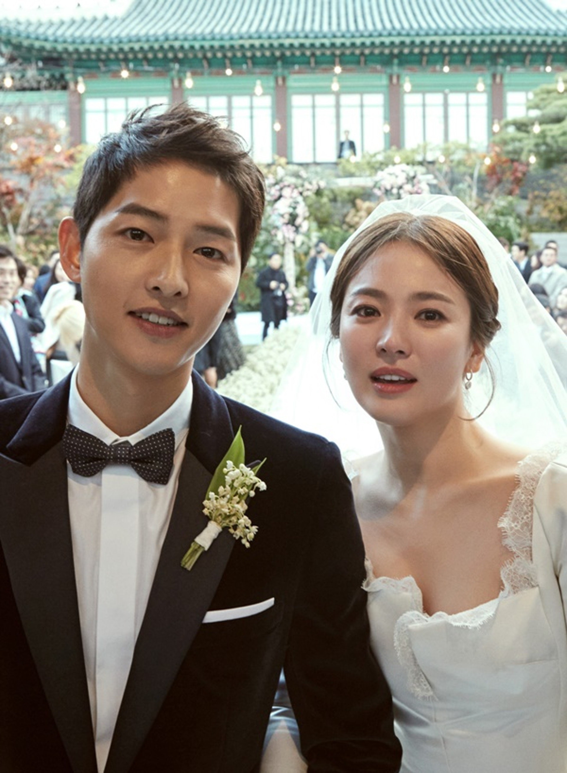 Phát ngôn “10 giờ tối không được đi uống với bạn khác giới” của Song Joong Ki gây tranh cãi, netizen lại gọi tên Song Hye Kyo - Ảnh 1. Phát ngôn “10 giờ tối không được đi uống với bạn khác giới” của Song Joong Ki gây tranh cãi, netizen lại gọi tên Song Hye Kyo - Ảnh 1.
