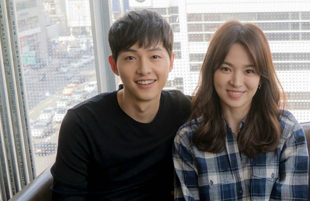 Phát ngôn “10 giờ tối không được đi uống với bạn khác giới” của Song Joong Ki gây tranh cãi, netizen lại gọi tên Song Hye Kyo - Ảnh 3. Phát ngôn “10 giờ tối không được đi uống với bạn khác giới” của Song Joong Ki gây tranh cãi, netizen lại gọi tên Song Hye Kyo - Ảnh 3.