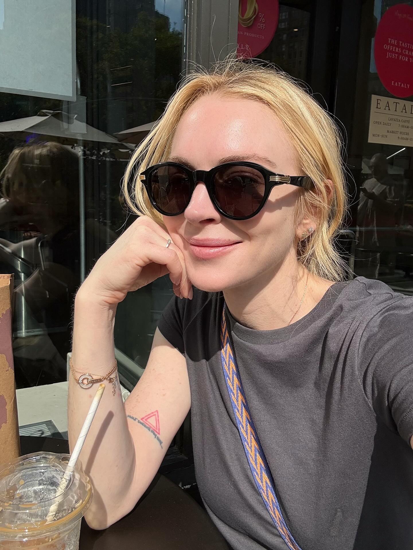 Lindsay Lohan 39 tuổi mà trẻ như đôi mươi, netizen thắc mắc: Lindsay Lohan 39 tuổi mà trẻ như đôi mươi, netizen thắc mắc: