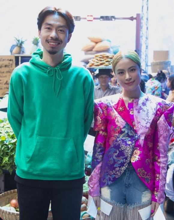 Hoàng Thuỳ Linh - Đen Vâu lộ ảnh ôm %22tình bể tình%22, 1 chi tiết khiến netizen rần rần.png 0 Hoàng Thuỳ Linh, Đen Vâu, sao Việt