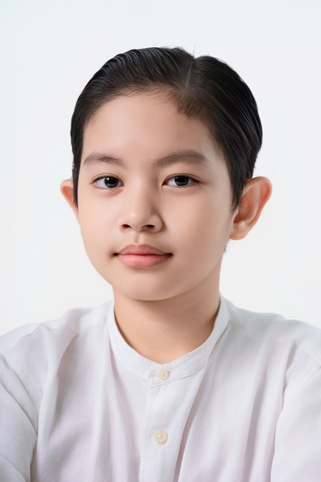 Khánh Thi - Phan Hiển khoe ảnh chân dung của 3 nhóc tỳ, visual cực phẩm cỡ nào mà netizen rần rần: Gen quá đỉnh!- Ảnh 1.