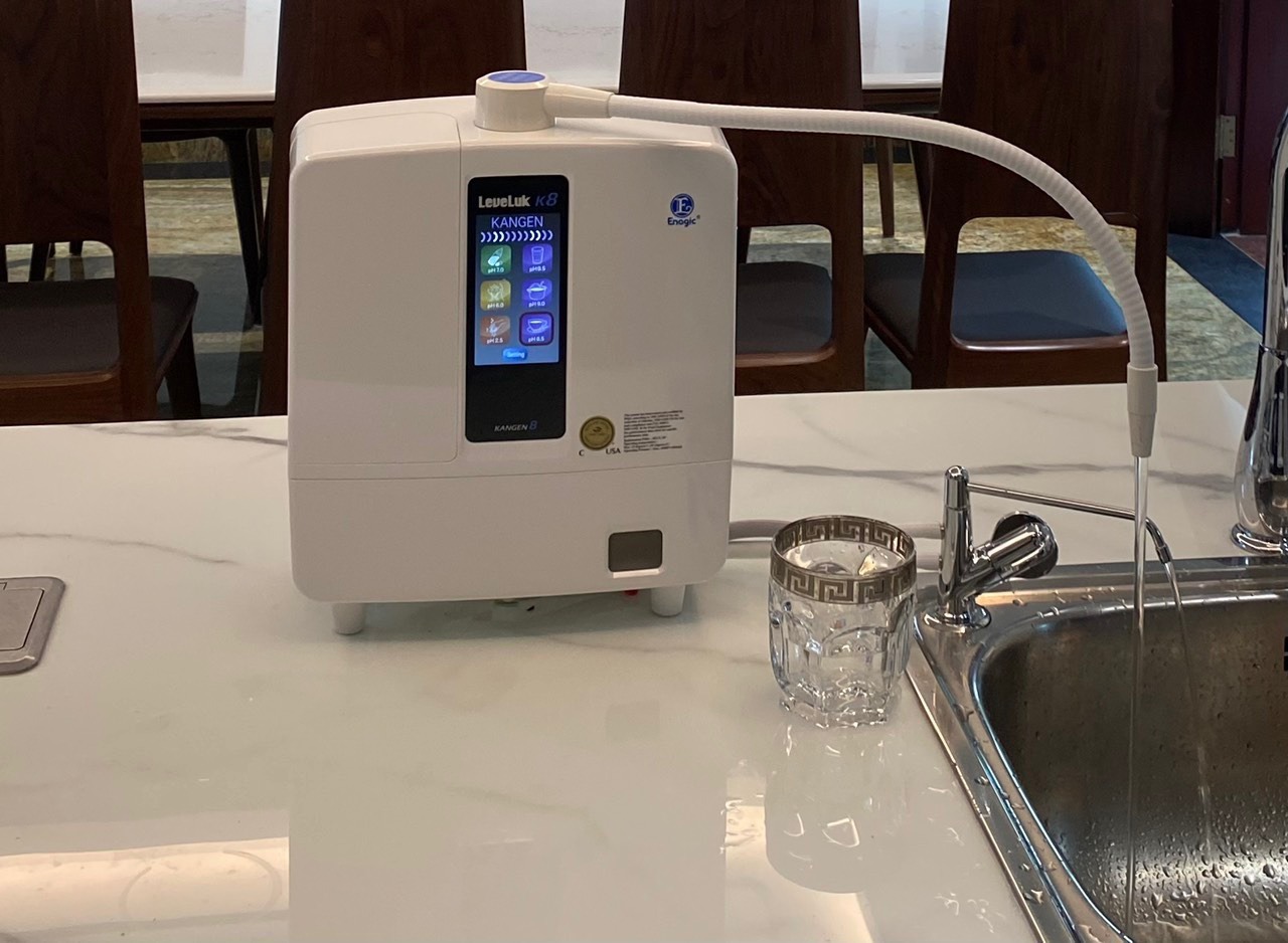 Lạ đời Hồ Ngọc Hà cứ vào bếp là viral: Netizen soi nát mắt phát hiện món đồ 150 triệu lặng lẽ nằm 1 góc!- Ảnh 3. Lạ đời Hồ Ngọc Hà cứ vào bếp là viral: Netizen soi nát mắt phát hiện món đồ 150 triệu lặng lẽ nằm 1 góc!- Ảnh 3.