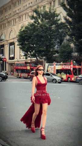Louis Phạm khoe body cực phẩm, thần thái sang chảnh nổi bật trên phố, netizen cảm thán: Louis Phạm khoe body cực phẩm, thần thái sang chảnh nổi bật trên phố, netizen cảm thán: