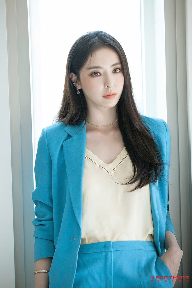 Minh tinh 40 tuổi khiến netizen chia 2 phe- Ảnh 9. Minh tinh 40 tuổi khiến netizen chia 2 phe- Ảnh 9.