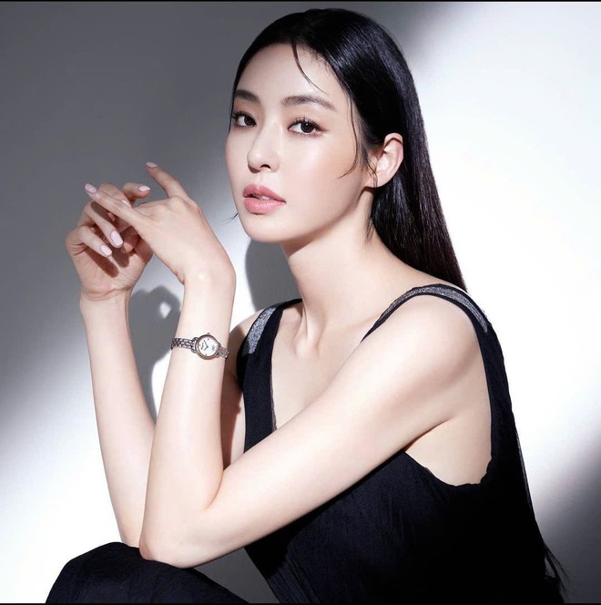 Minh tinh 40 tuổi khiến netizen chia 2 phe- Ảnh 7. Minh tinh 40 tuổi khiến netizen chia 2 phe- Ảnh 7.