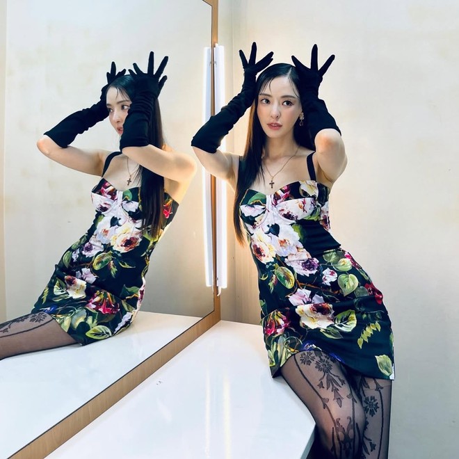 Minh tinh 40 tuổi khiến netizen chia 2 phe- Ảnh 1. Minh tinh 40 tuổi khiến netizen chia 2 phe- Ảnh 1.