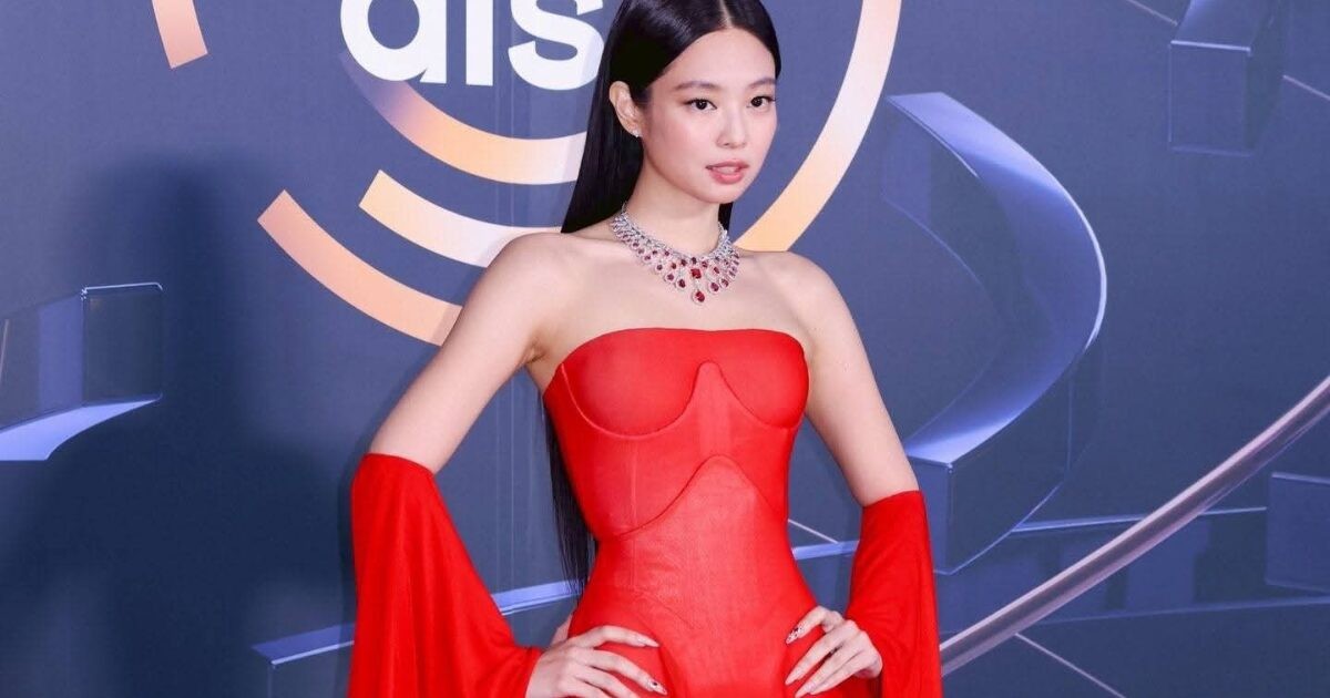 Netizen Hàn phẫn nộ khi Jennie (BlackPink) bị đồn đoán sai lệch Netizen Hàn phẫn nộ khi Jennie (BlackPink) bị đồn đoán sai lệch