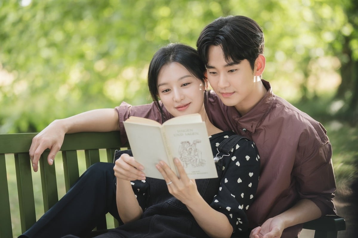 'Queen of Tears' bị loại khỏi chương trình kỷ niệm của tvN, netizen phẫn nộ