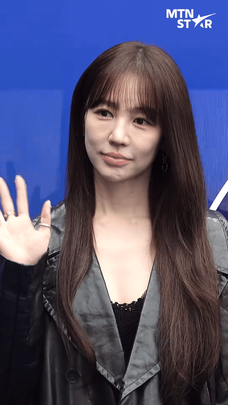 Thái tử phi đẹp nhất Hàn Quốc lộ dấu hiệu lão hóa, netizen vào bênh ngay- Ảnh 2.