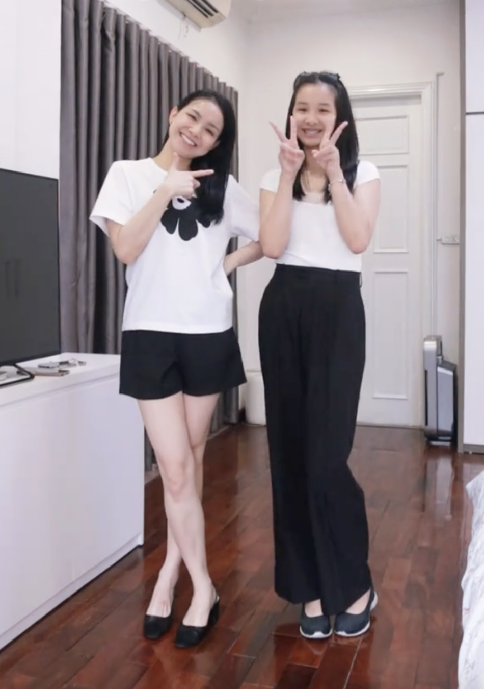 Netizen khen nức nở 1 Hoa hậu Hoàn vũ 18 năm không già, mặc áo dài trông như gái đôi mươi- Ảnh 7. Netizen khen nức nở 1 Hoa hậu Hoàn vũ 18 năm không già, mặc áo dài trông như gái đôi mươi- Ảnh 7.