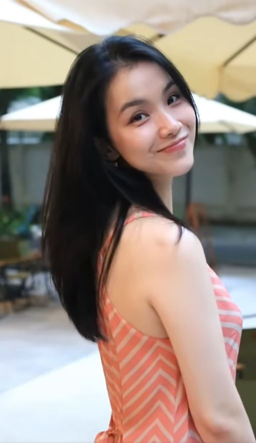 Netizen khen nức nở 1 Hoa hậu Hoàn vũ 18 năm không già, mặc áo dài trông như gái đôi mươi- Ảnh 6. Netizen khen nức nở 1 Hoa hậu Hoàn vũ 18 năm không già, mặc áo dài trông như gái đôi mươi- Ảnh 6.