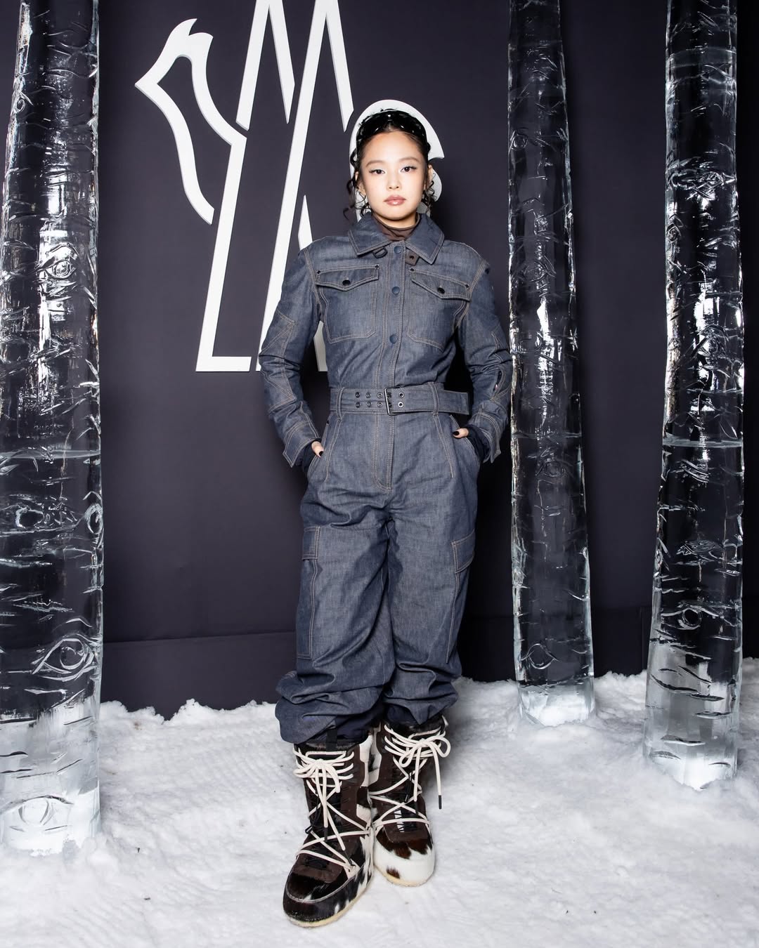 Jennie kín bưng tới sự kiện, netizen phán “lùn thấy cưng”- Ảnh 3.