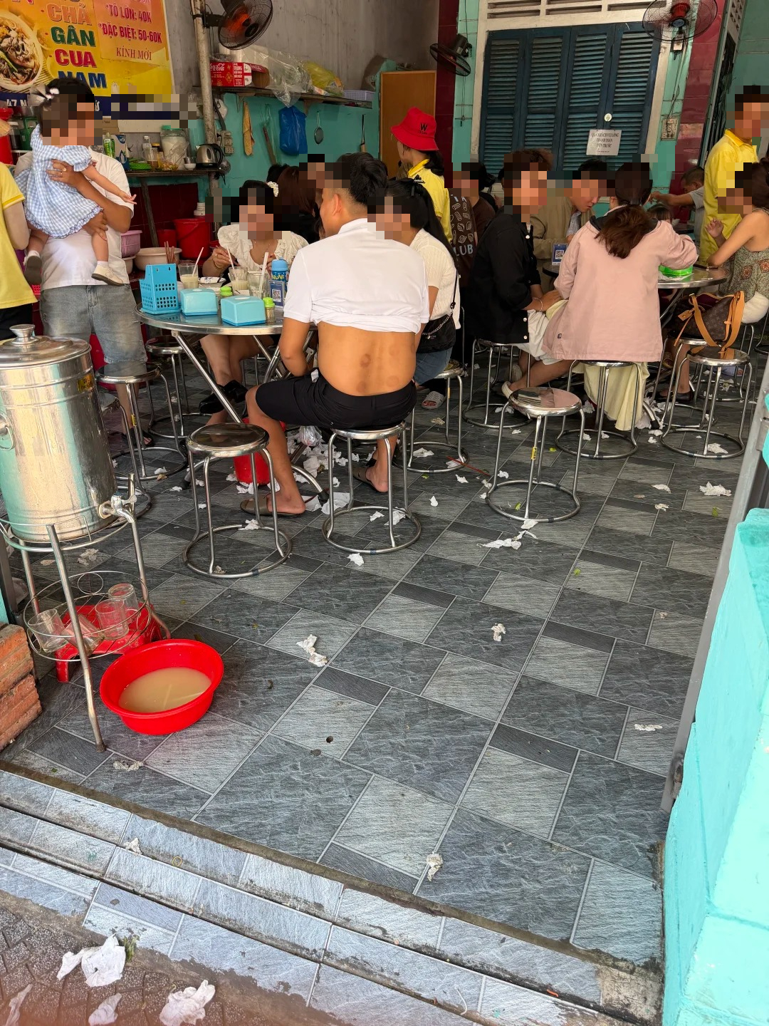 Ẩm thực vỉa hè Việt Nam bị chê trên MXH Trung Quốc và màn đáp trả 10 điểm tinh tế của netizen Việt- Ảnh 6. Ẩm thực vỉa hè Việt Nam bị chê trên MXH Trung Quốc và màn đáp trả 10 điểm tinh tế của netizen Việt- Ảnh 6.