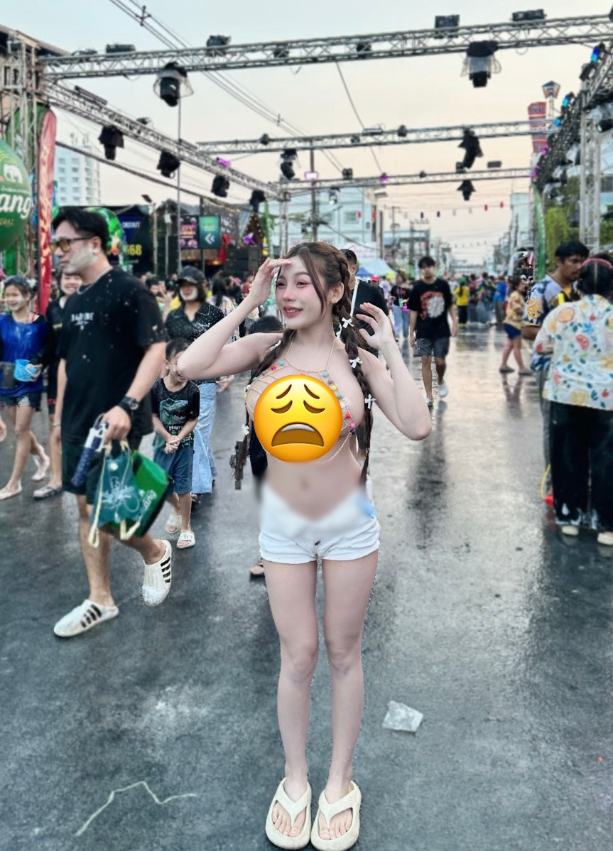 Cô gái diện đồ quá bạo đi té nước khiến netizen "bó tay", đẹp ở đâu?- Ảnh 1.